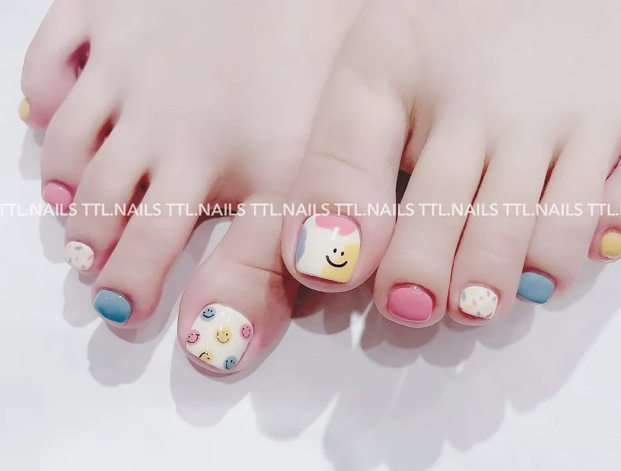 mẫu nail chân cute 8