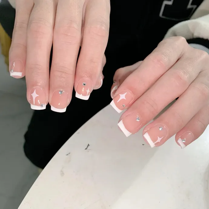 nail tay đơn giản đẹp sang chảnh 2