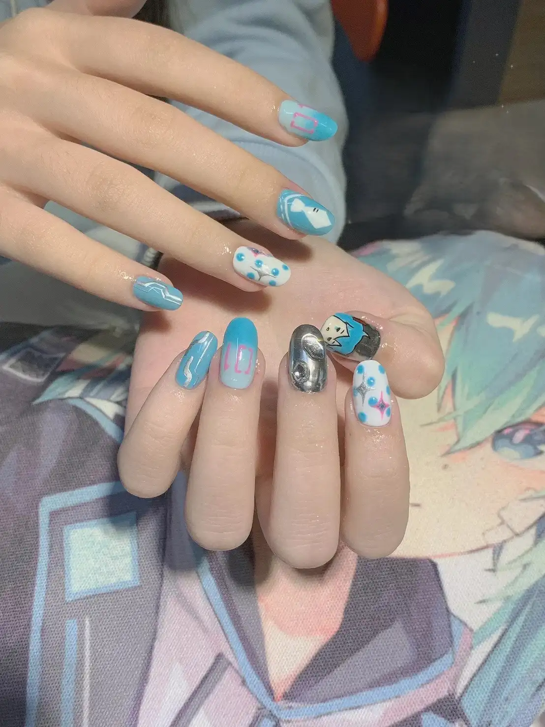 anime nails năng động, cá tính