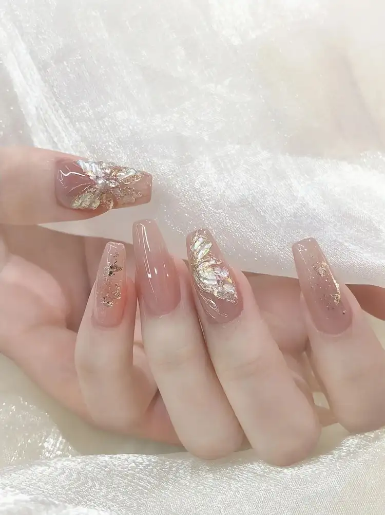 nail bướm trầm ấm