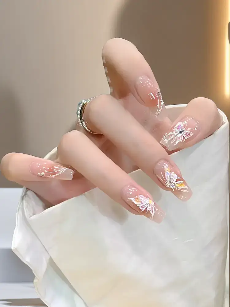 nail cánh bướm độc đáo