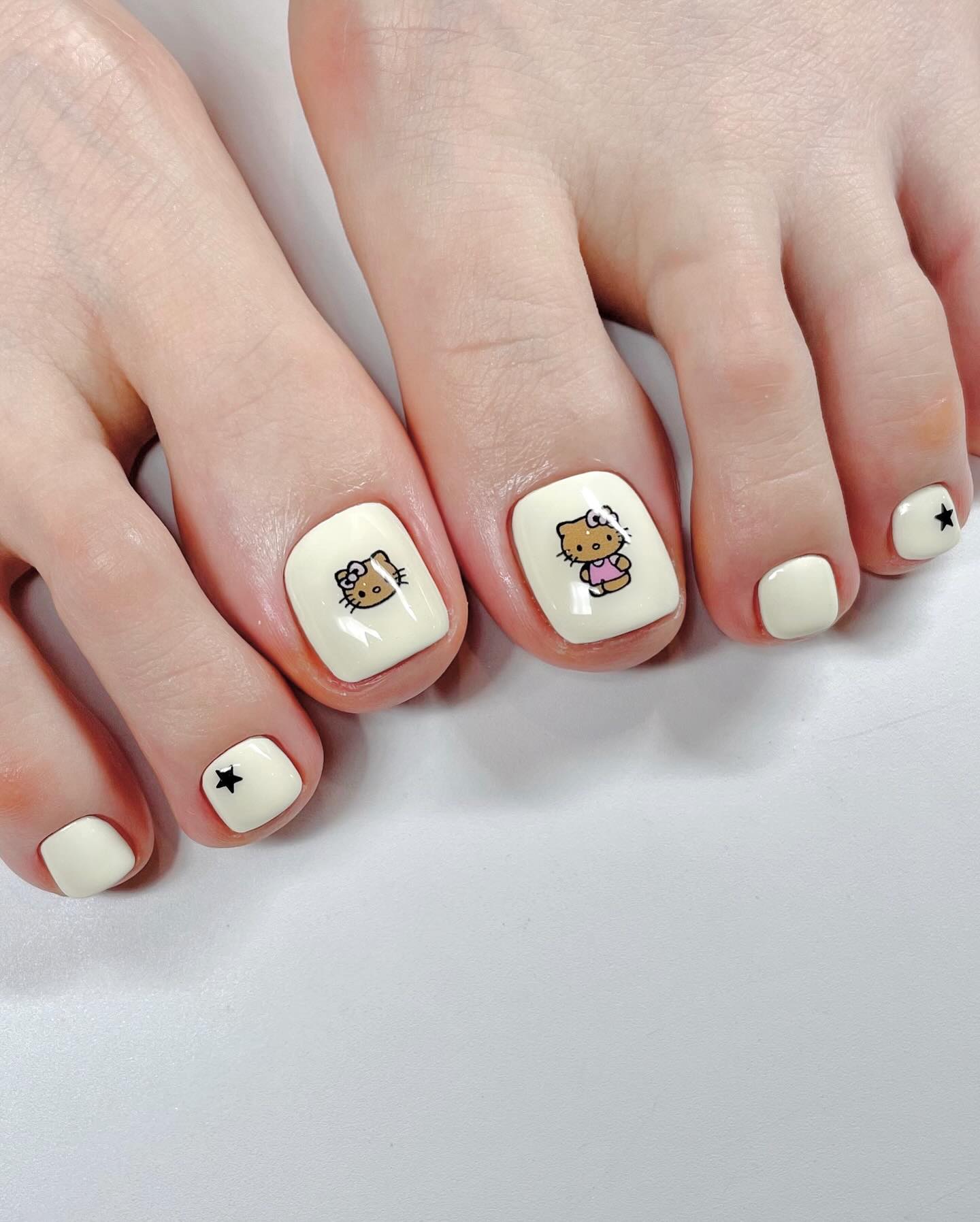 mẫu nail chân cho học sinh nhẹ nhàng 1