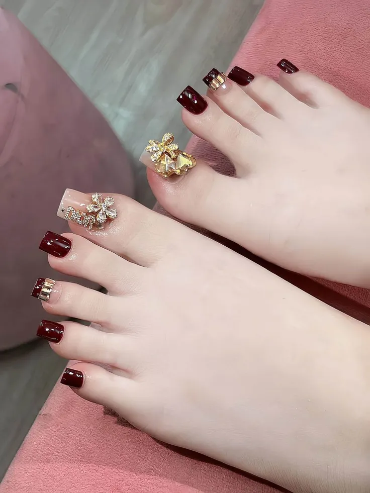 mẫu nail chân cho người lớn tuổi 2