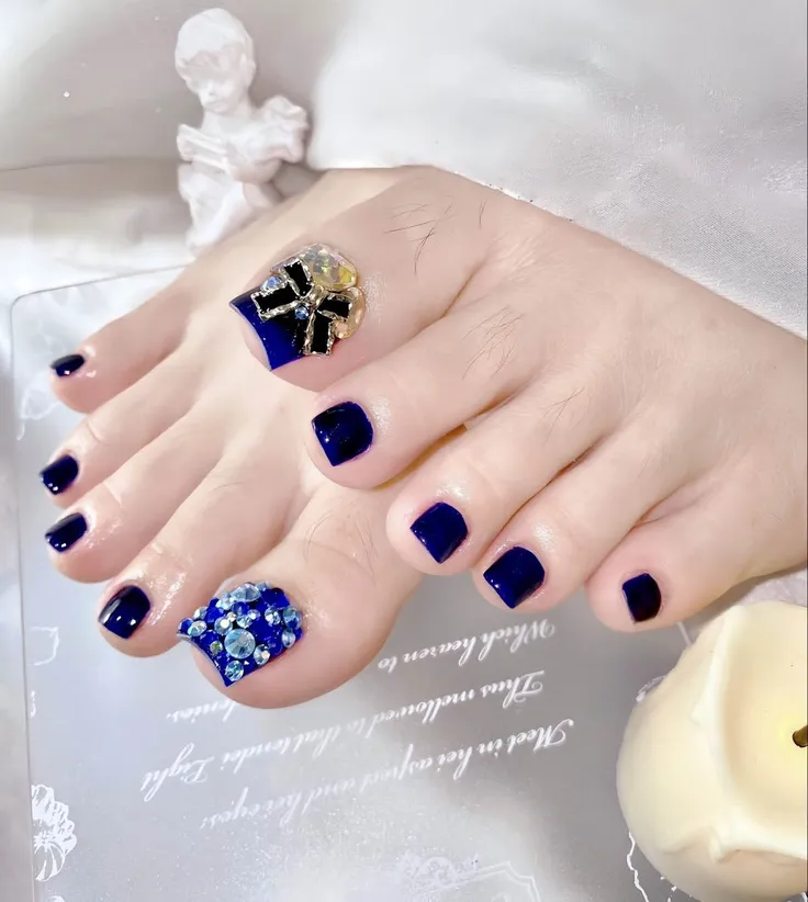 mẫu nail chân cho người lớn tuổi tinh tế