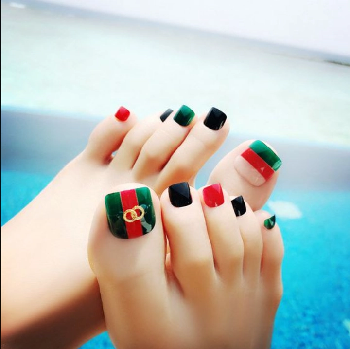 mẫu nail chân gucci đẳng cấp