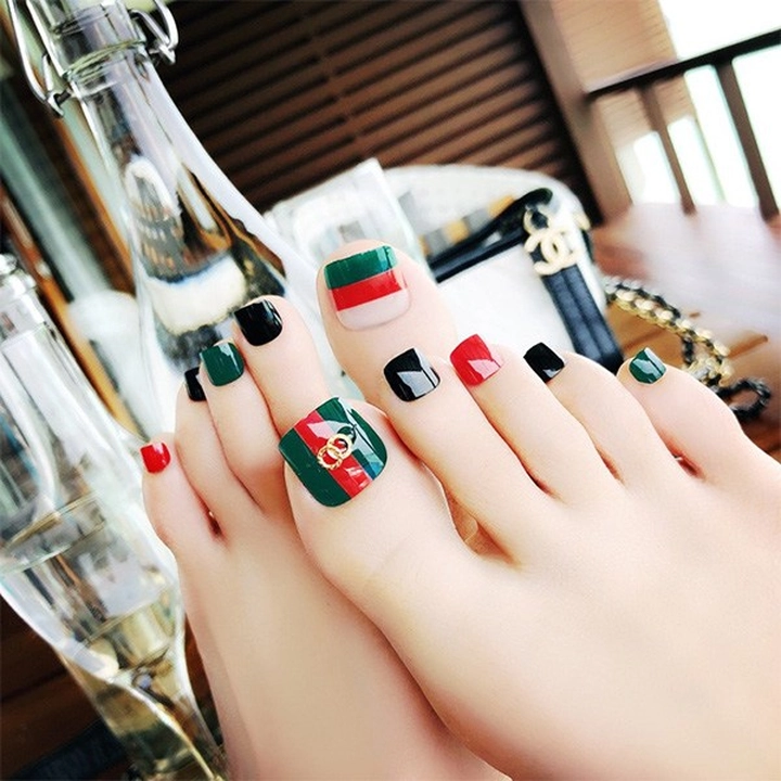 mẫu nail chân gucci đẹp mắt