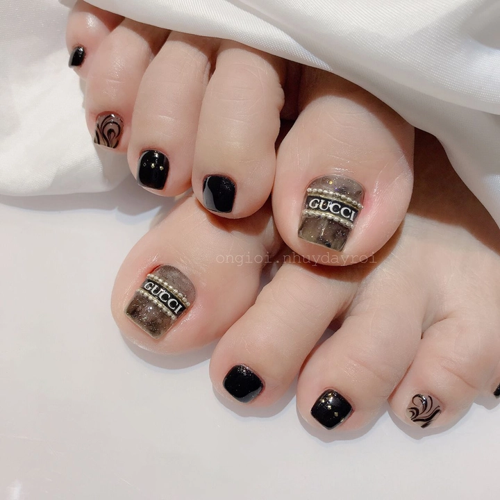 nail chân gucci đẹp