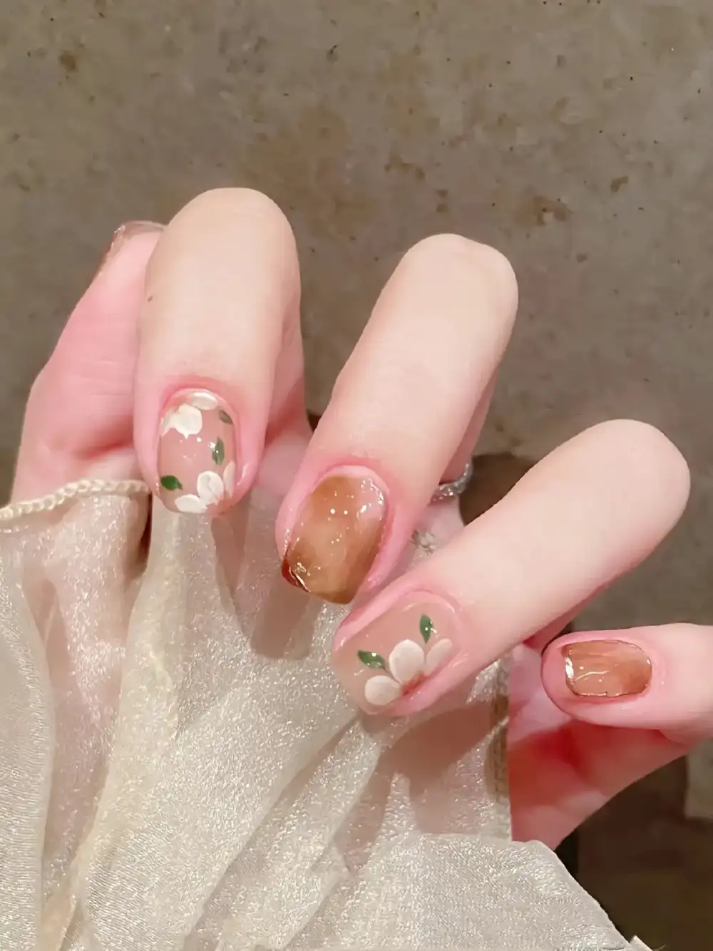 mẫu nail cho u60 nữ tính