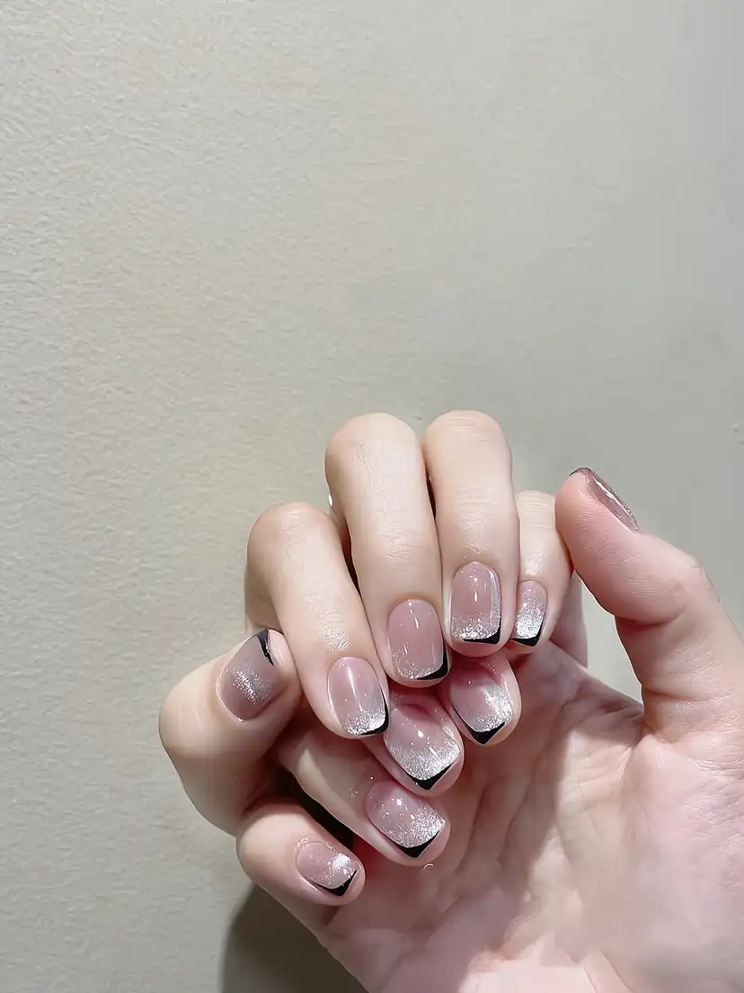 các mẫu nail cho người trung tuổi nhẹ nhàng