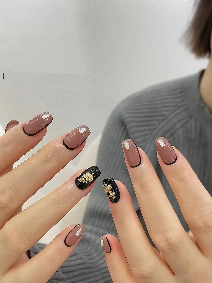 các mẫu nail cho người trung tuổi hiện đại 