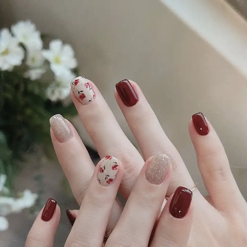 mẫu nail cho người trung niên thời thượng