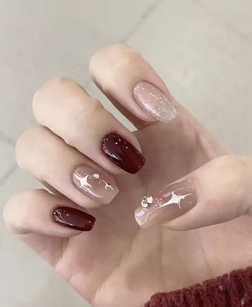 các mẫu nail cho người trung tuổi ấm áp