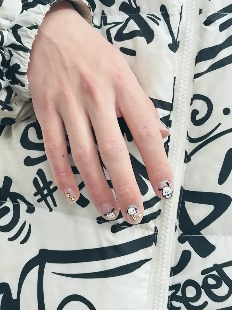 mẫu nail con chó cá tính