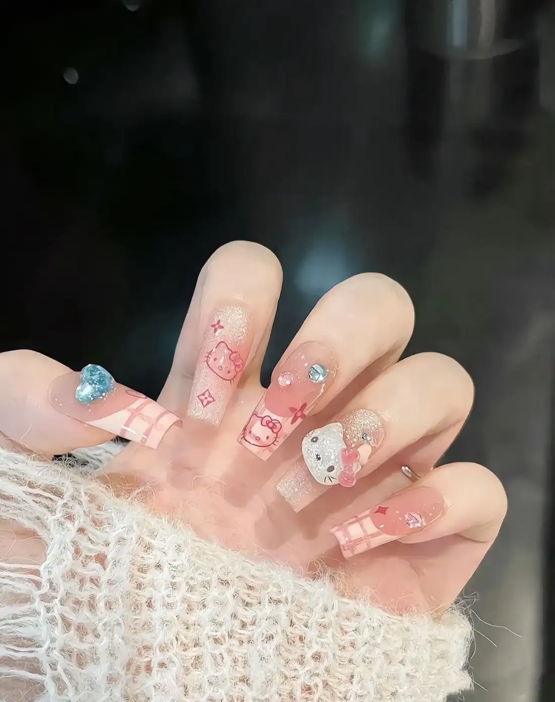 mẫu nail con mèo nổi bật