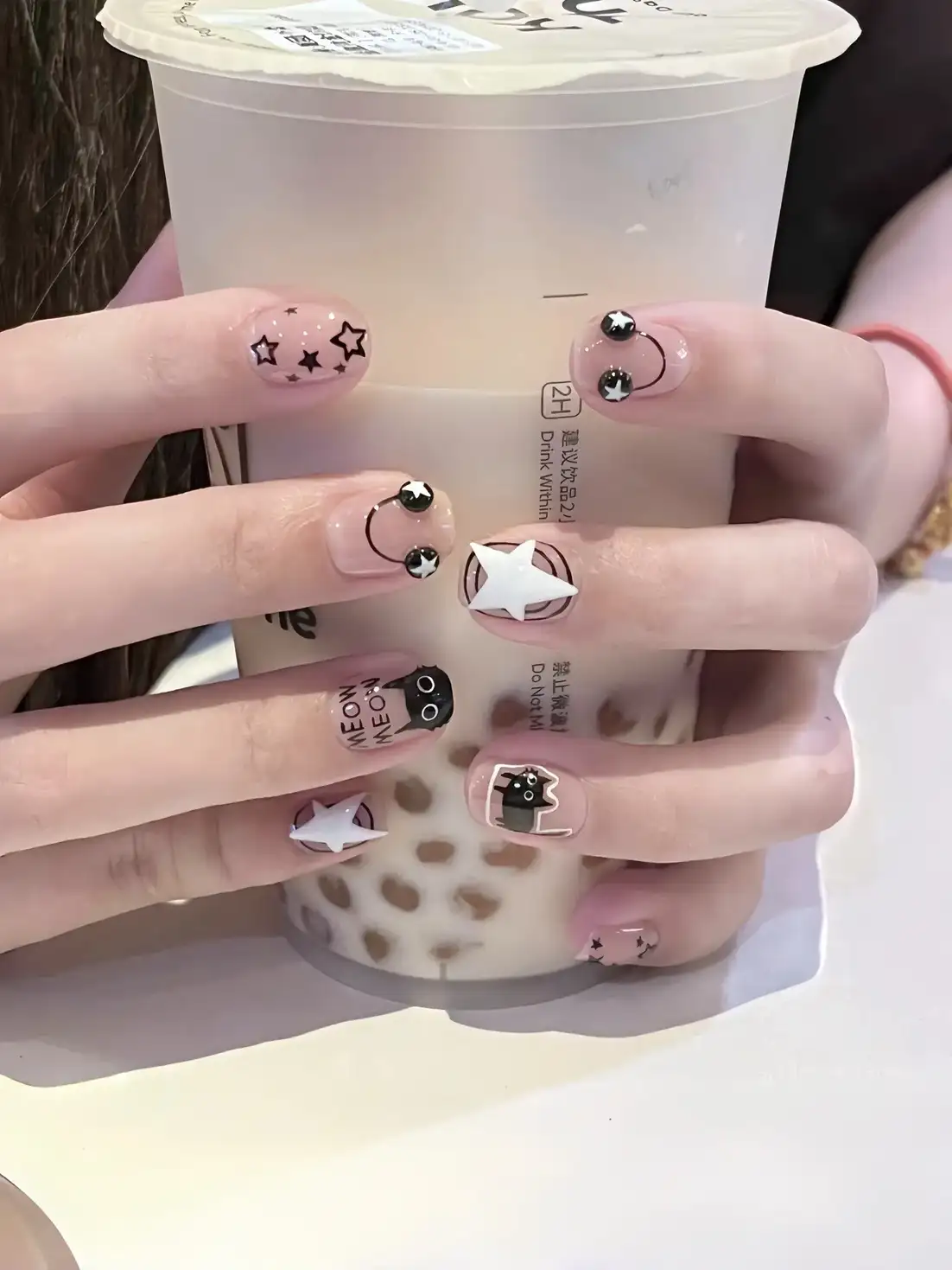 mẫu nail hình con mèo quyến rũ