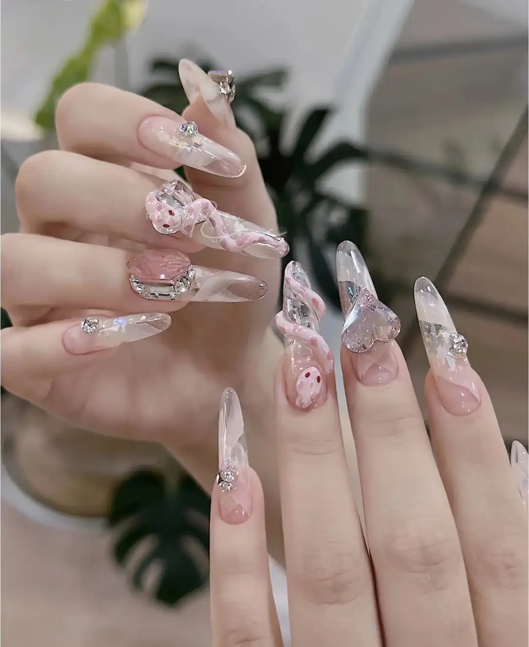 mẫu nail con rắn sống động