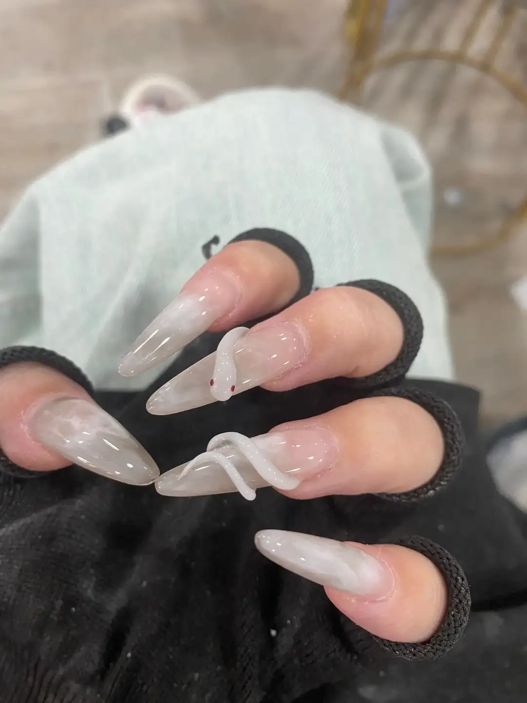 mẫu nail con rắn mạnh mẽ, quyến rũ