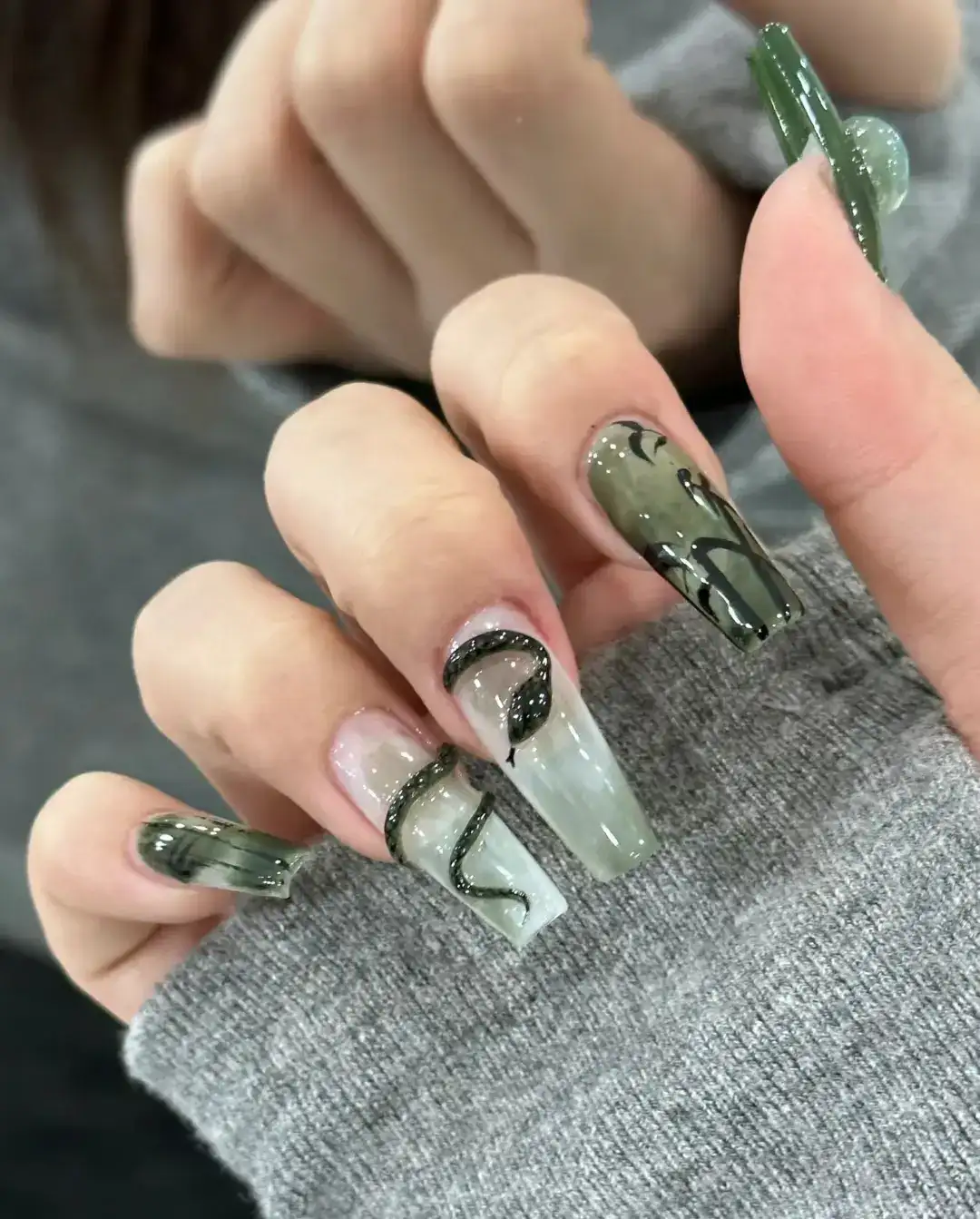 nail con rắn mềm mại