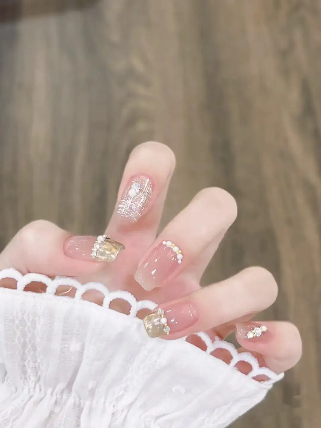 mẫu nail đám cưới phóng khoáng, tự do