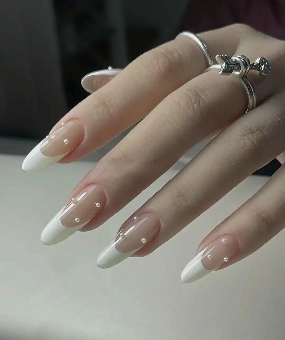 mẫu nail đẹp đi đám cưới tinh tế ngọt ngào