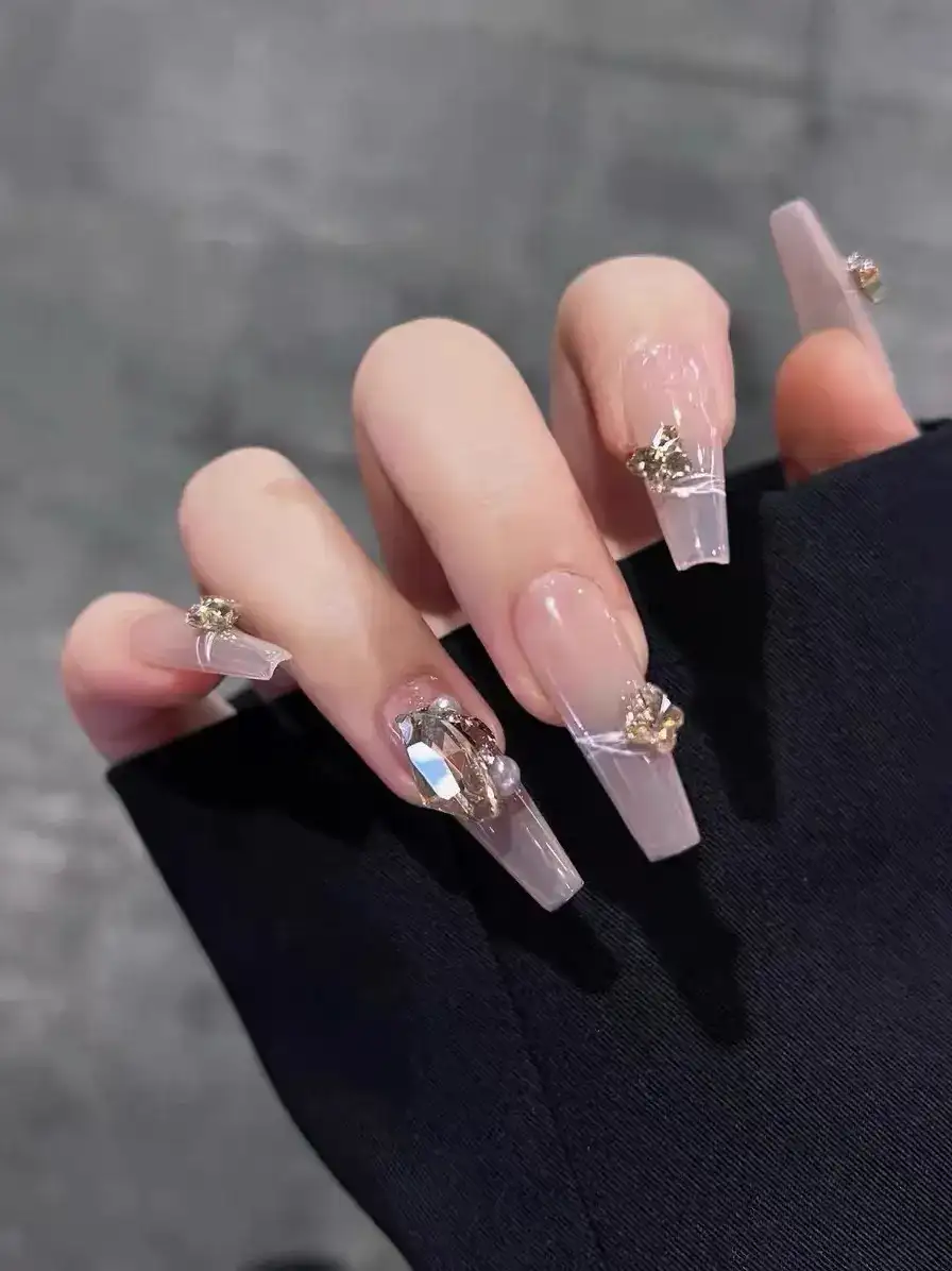 mẫu nail đi tiệc đẹp dịu dàng, nữ tính