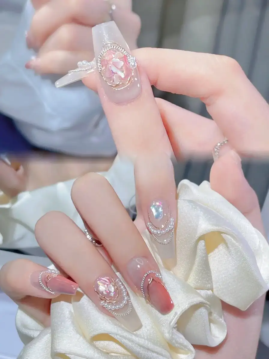 mẫu nail đi tiệc lãng mạn 