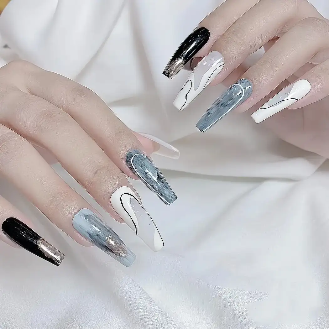 các mẫu nail đơn giản sang trọng độc đáo