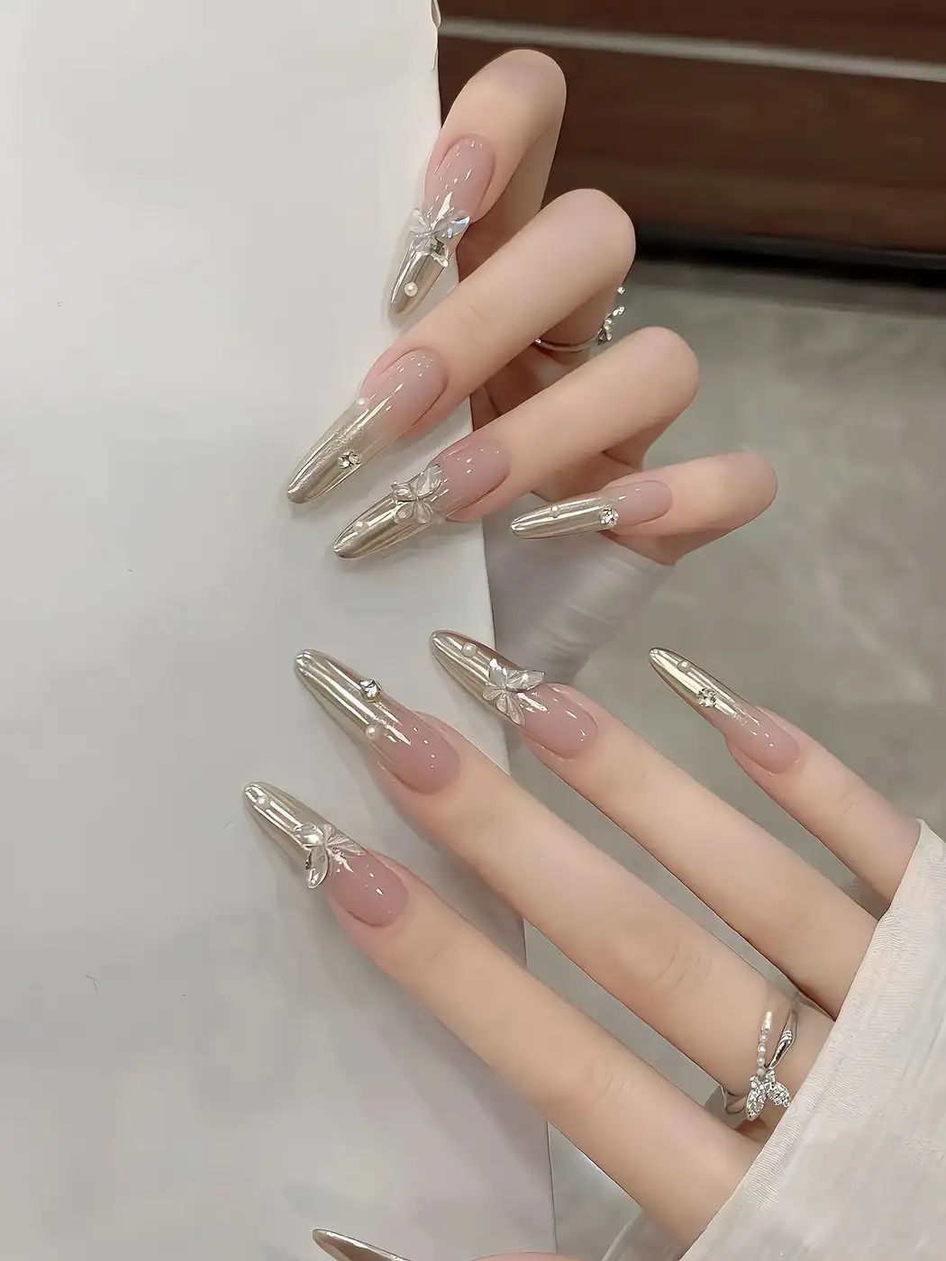 mẫu nail đơn giản sang trọng đẹp tinh tế