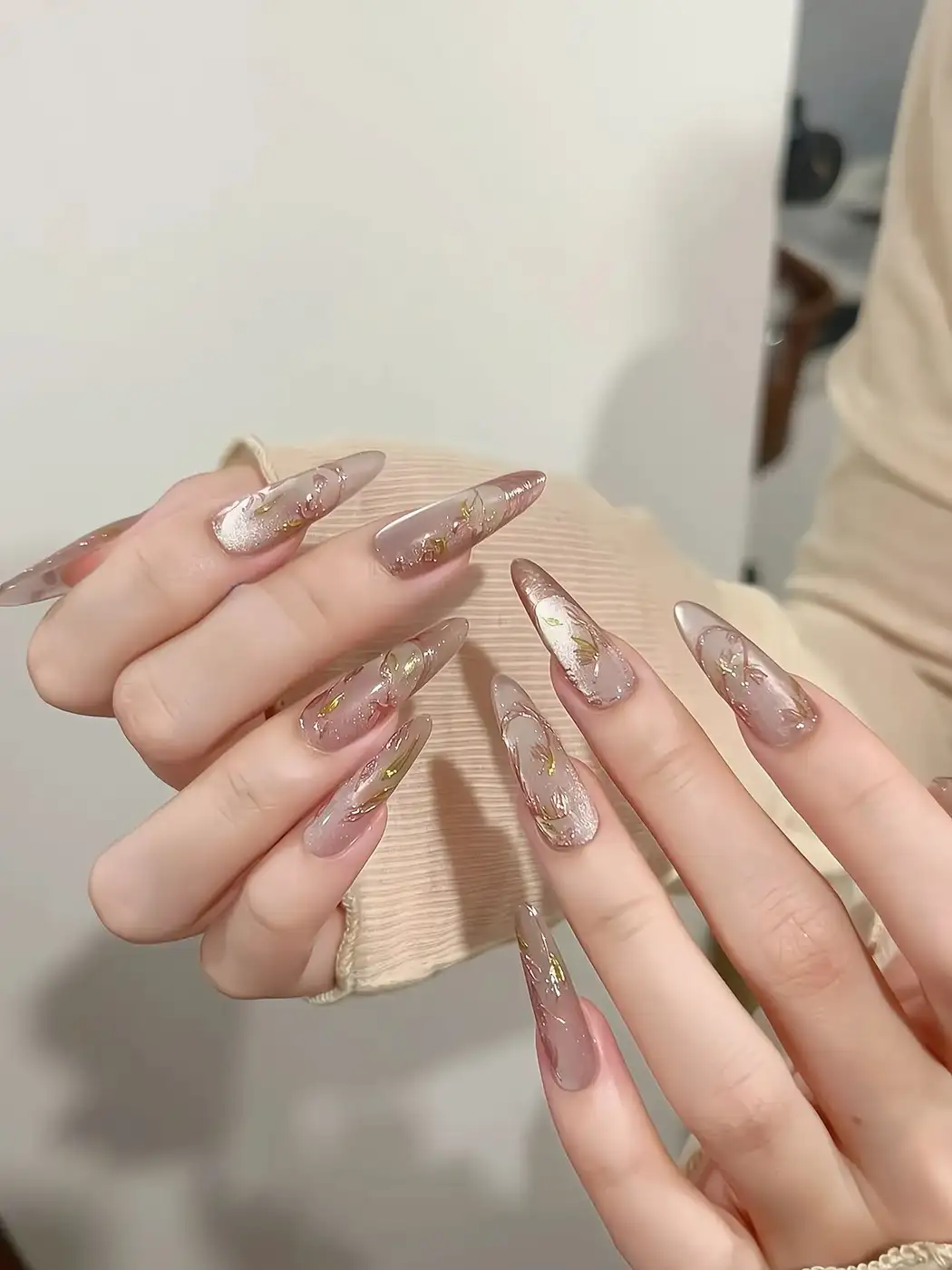 mẫu nail đơn giản sang trọng hiện đại và thời thượng