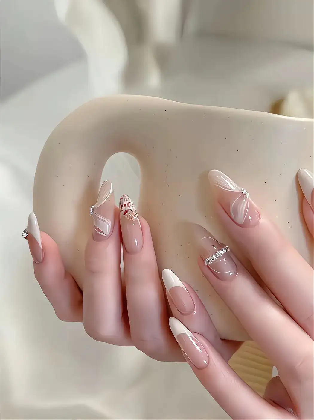 mẫu nail đơn giản sang trọng đẹp tự nhiên