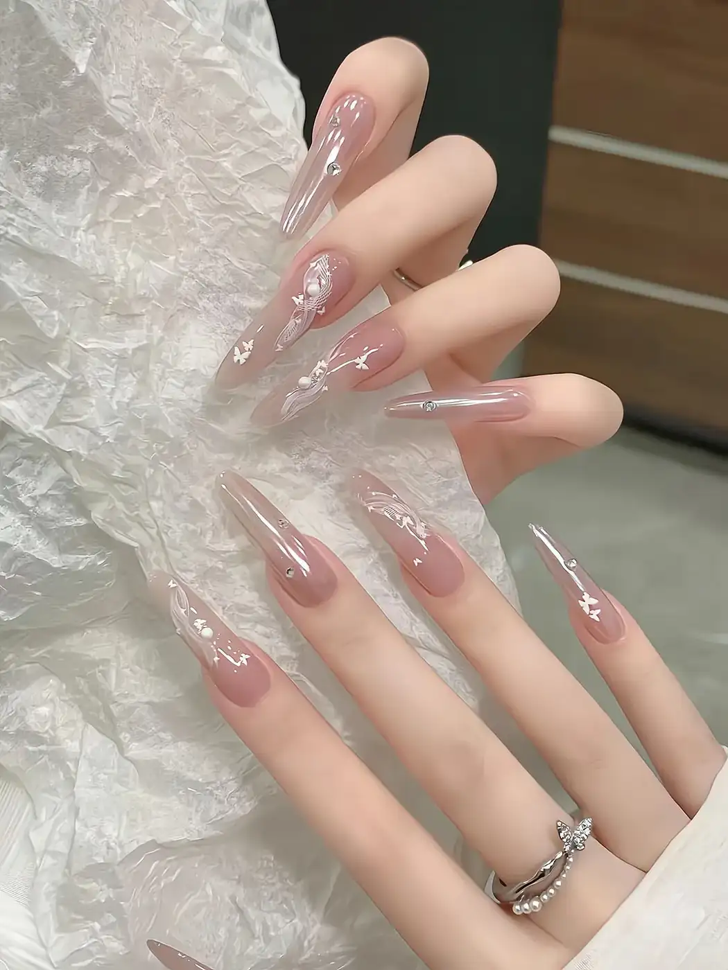 các mẫu nail đơn giản sang trọng cuốn hút