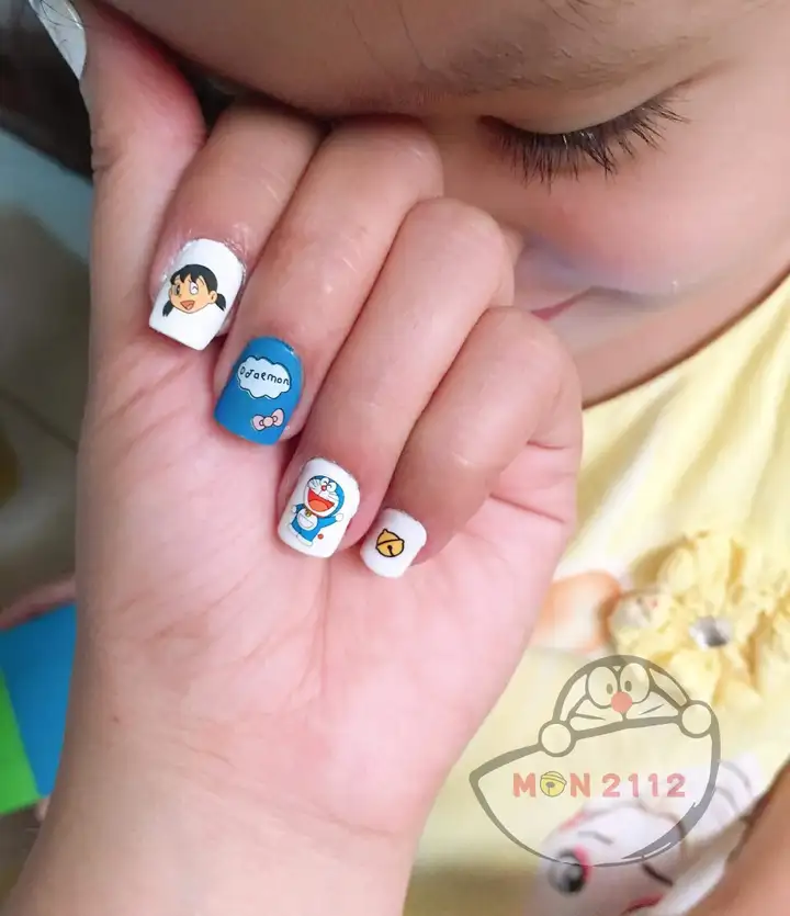 vẽ nail hoạt hình doraemon đáng yêu