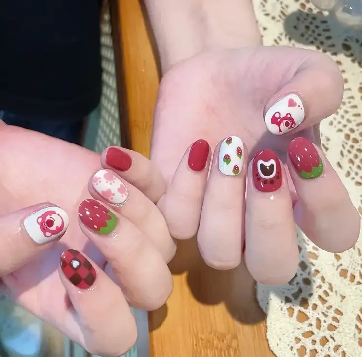 mẫu nail gấu lotso trẻ trung