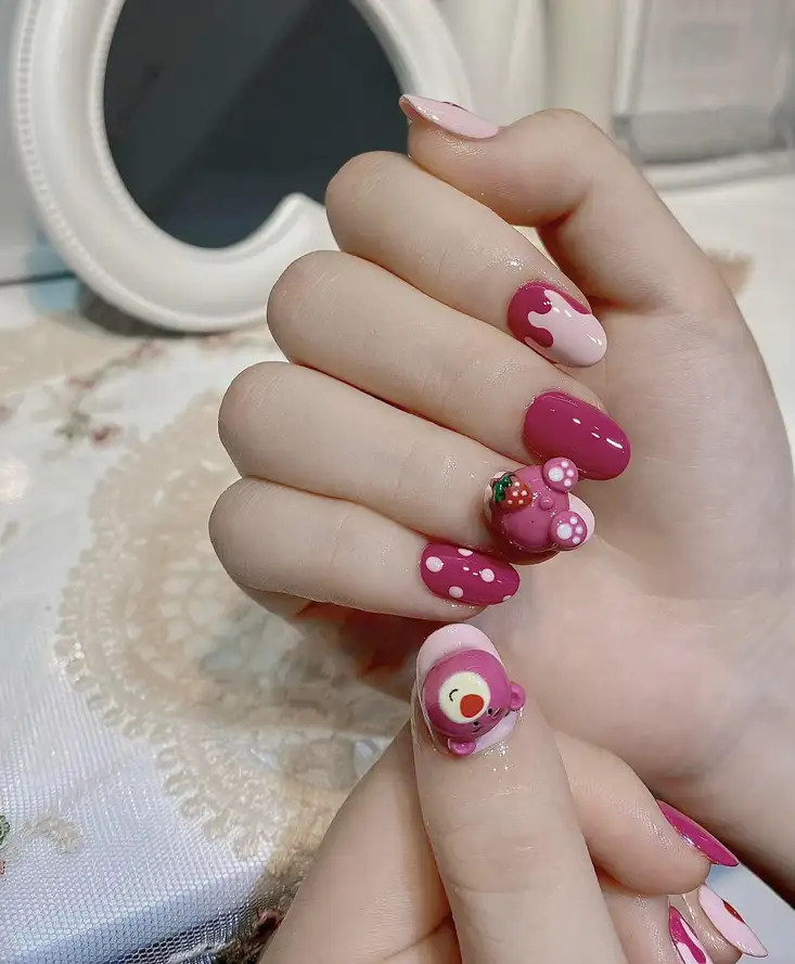 mẫu nail gấu lotso sôi động