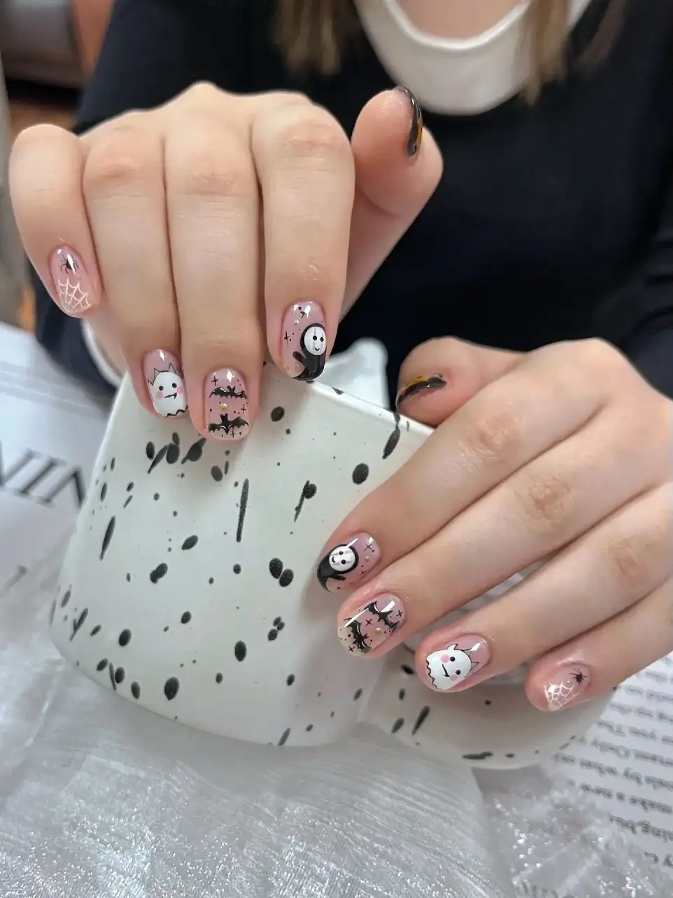 mẫu nail halloween đáng yêu và đáng sợ