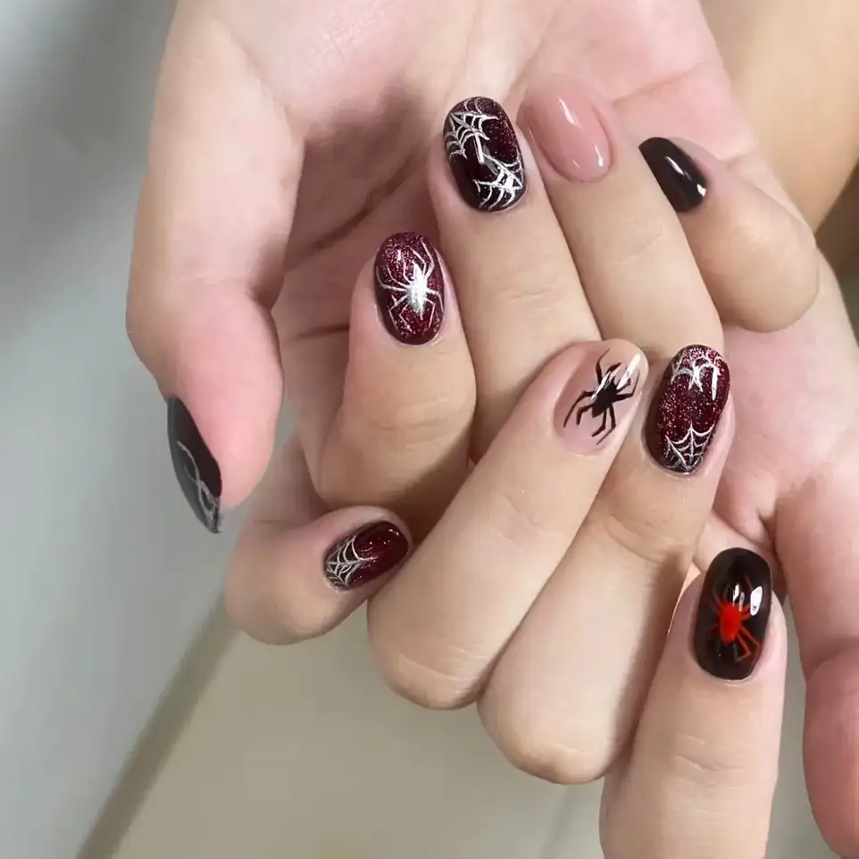 mẫu nail cho halloween bí ẩn