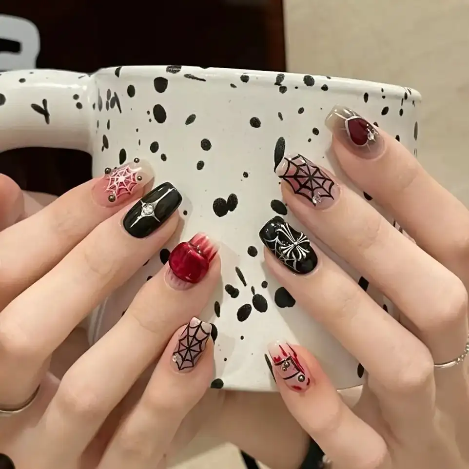 mẫu nail halloween đơn giản ma mị