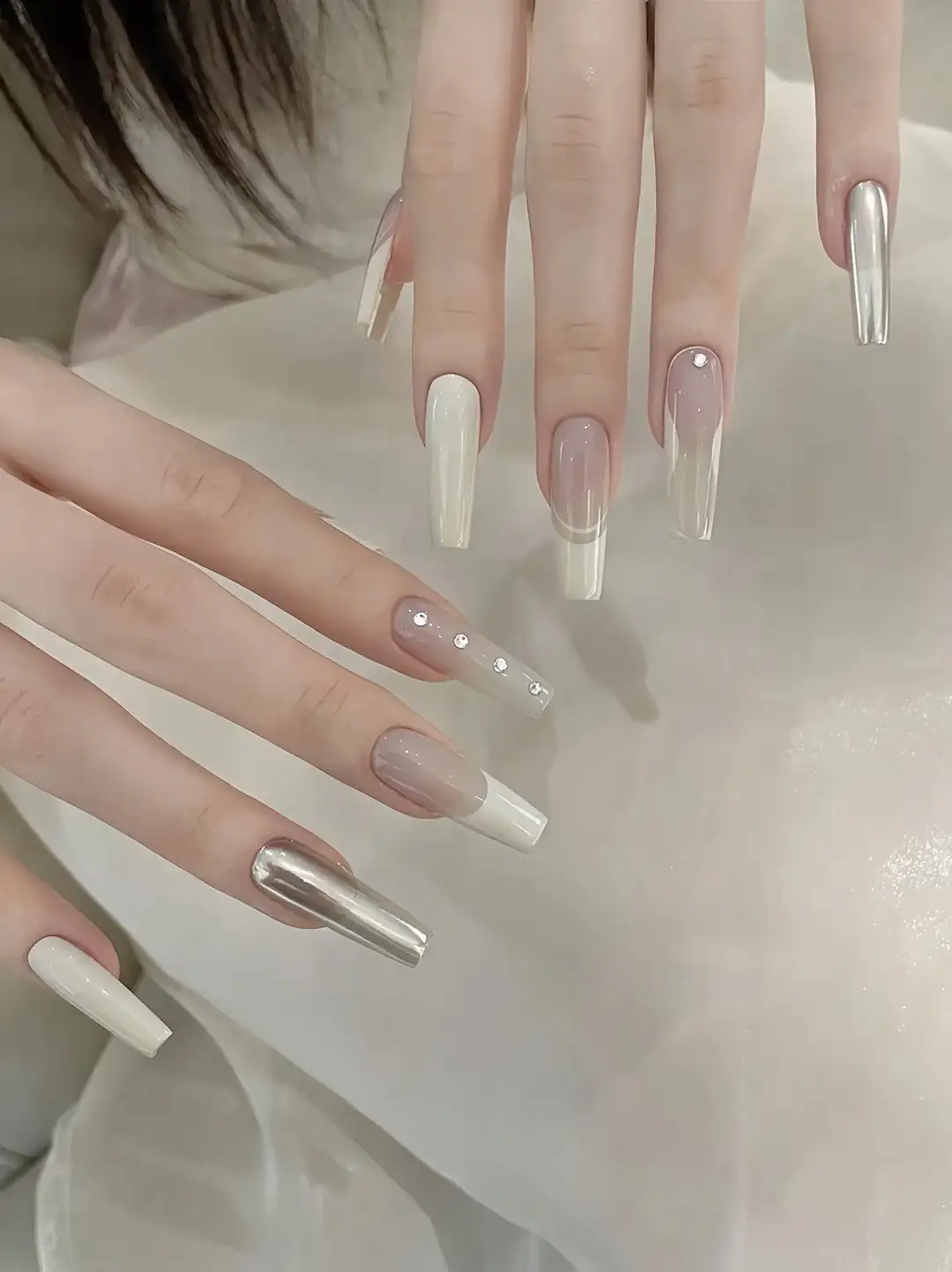 mẫu nail hàn quốc đơn giản nghệ thuật