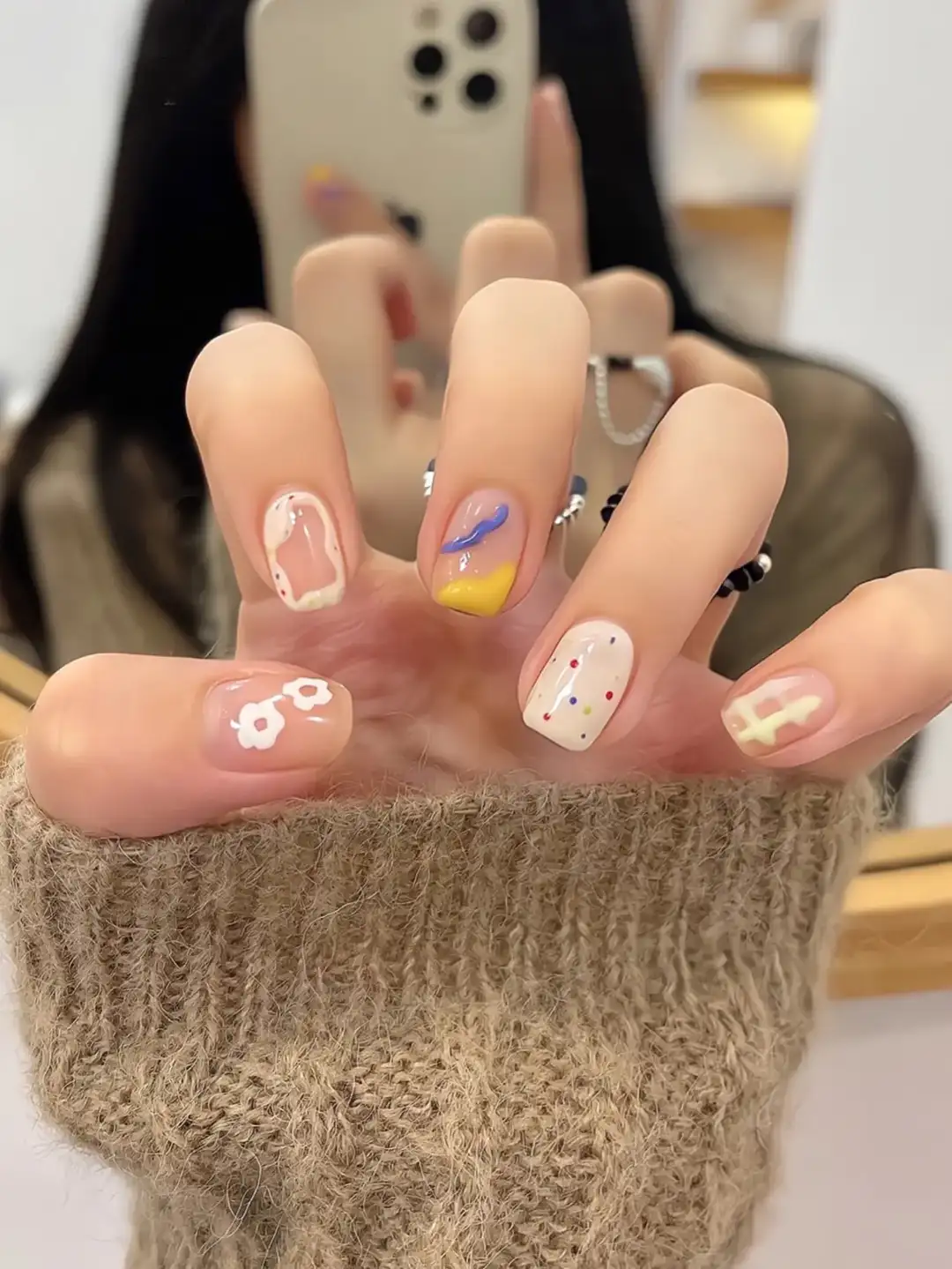 nail hàn quốc đơn giản tươi sáng