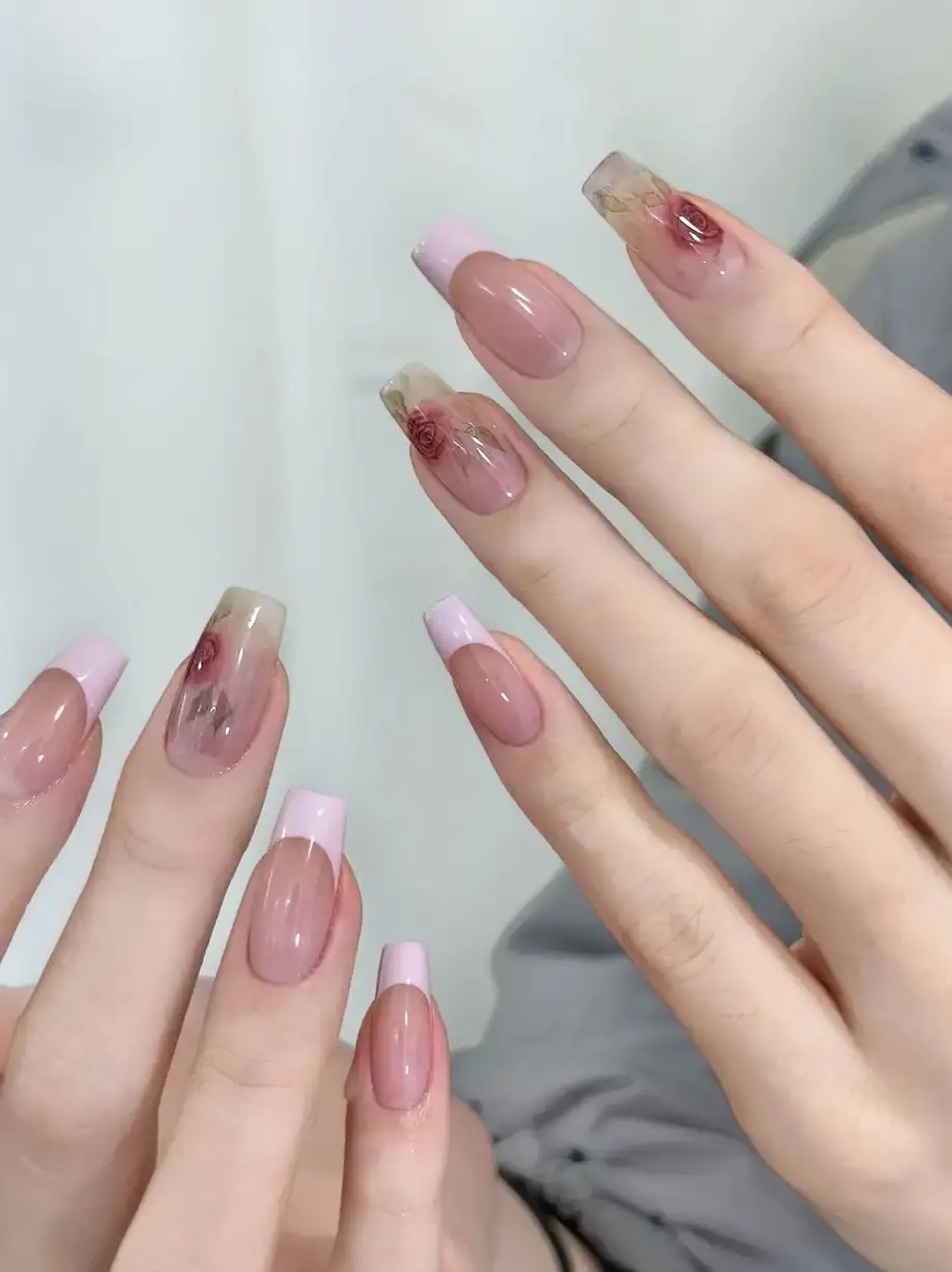 mẫu nail hoa hồng yêu đời