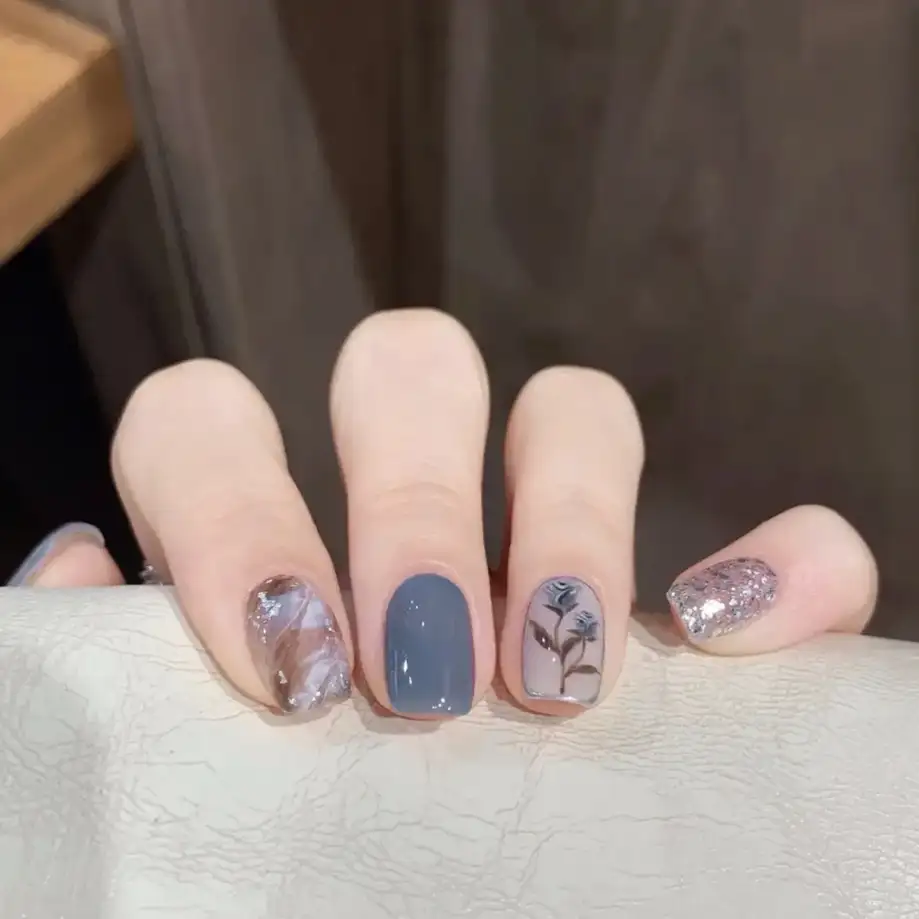 mẫu nail hoa hồng đơn giản cuốn hút