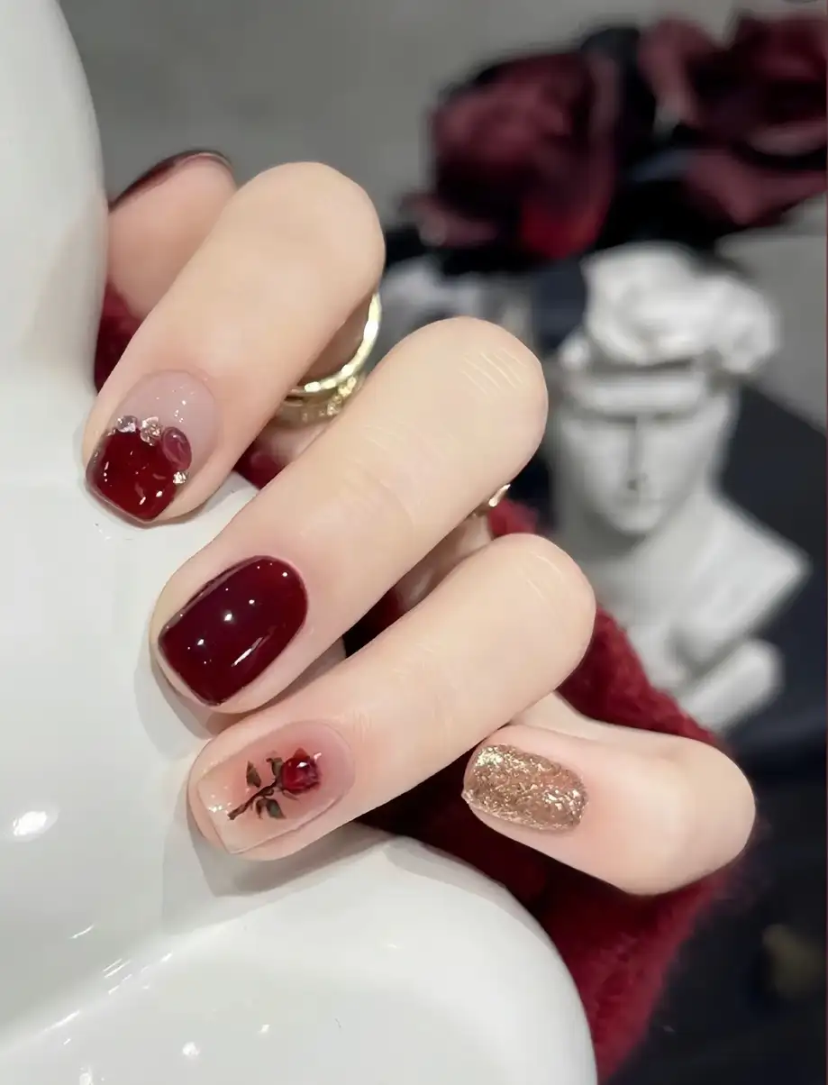 mẫu nail hoa hồng độc đáo