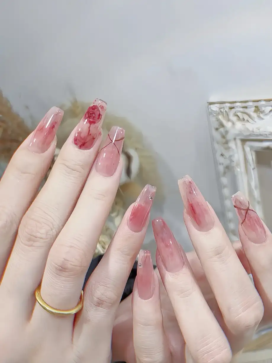 mẫu nail hoa hồng đơn giản nhẹ nhàng