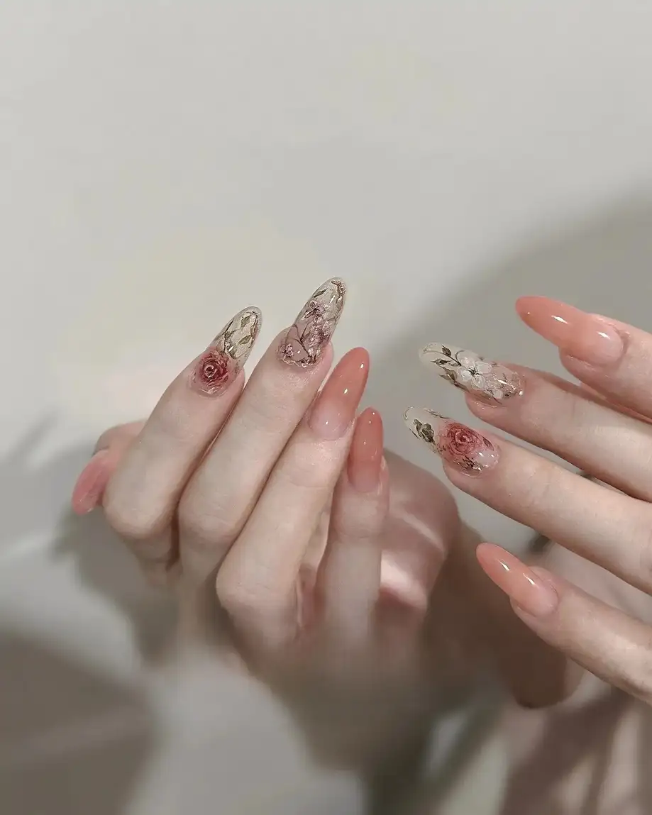 mẫu nail hoa hồng đơn giản độc đáo