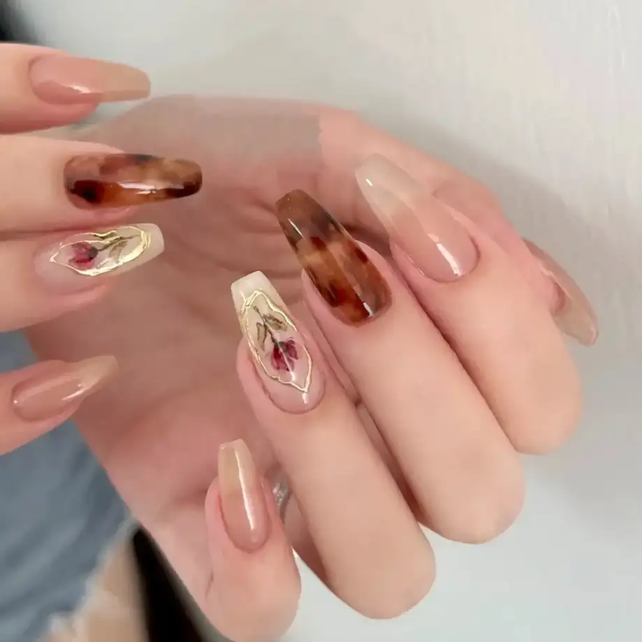 mẫu nail hoa hồng độc đáo