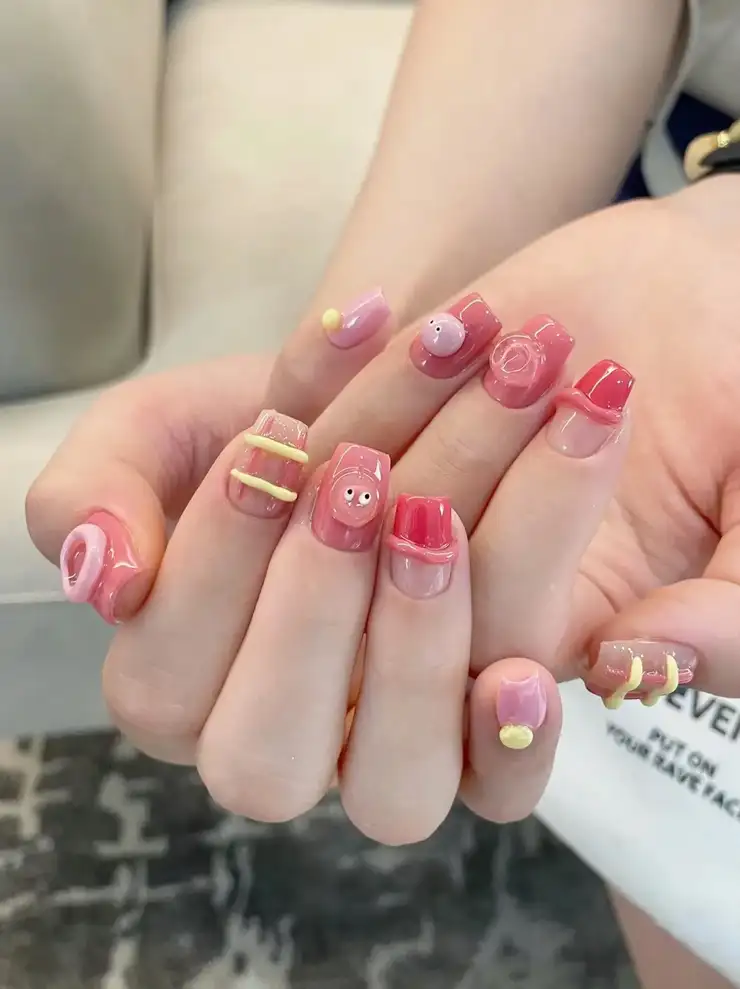 mẫu nail hoạt hình năng động