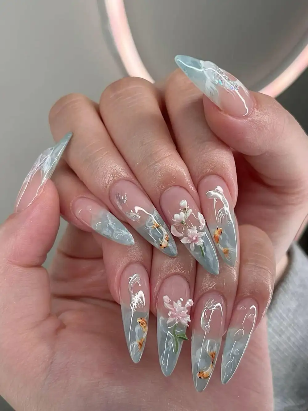 màu nail hợp mệnh thuỷ may mắn