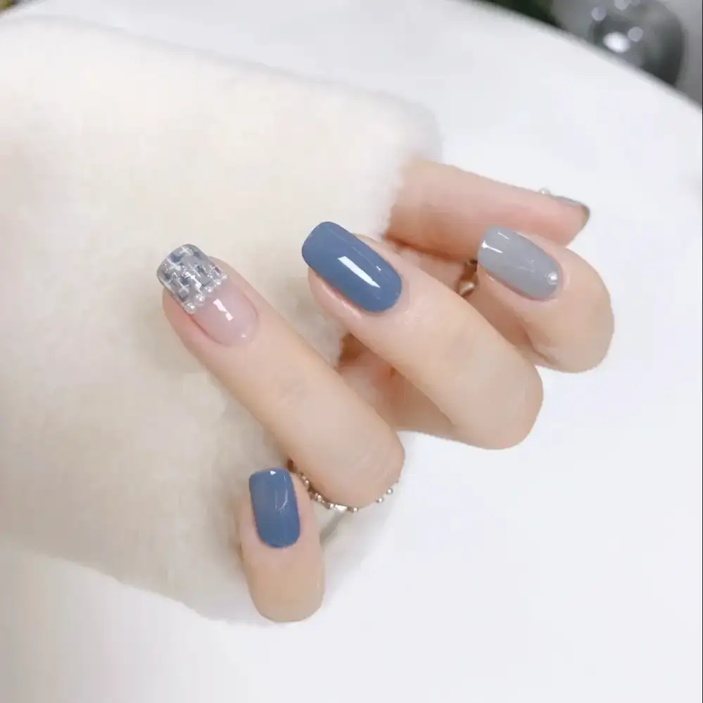 màu nail hợp mệnh thuỷ cân bằng năng lượng