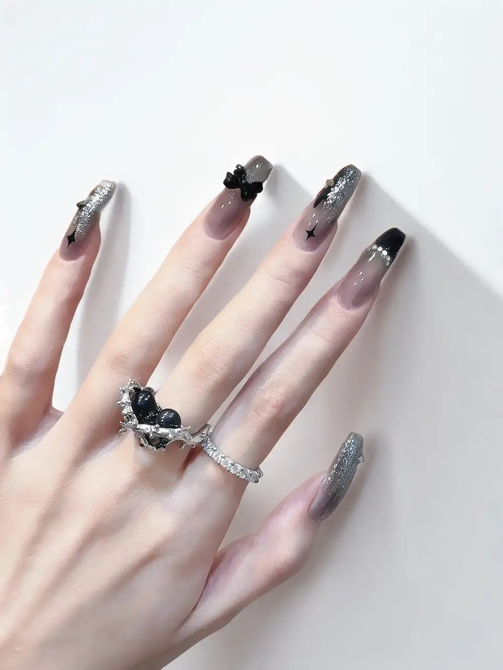 nail mệnh thuỷ tự tin và thành công