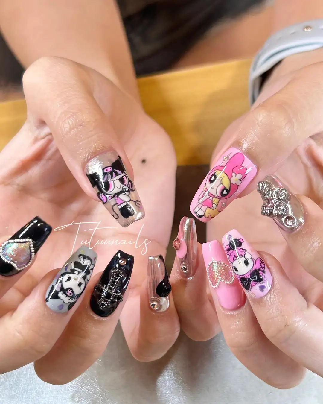 mẫu nail kuromi phá cách